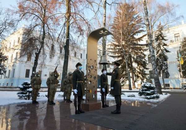 Будем помнить вечно: в Киеве почтили память погибших военнослужащих