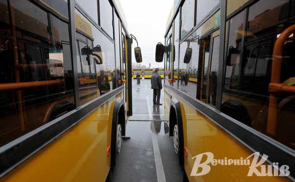 Столичні автобуси змінять маршрут