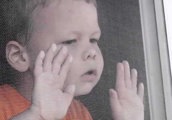 На Куреневке из окна выпал 4-летний мальчик (фото)