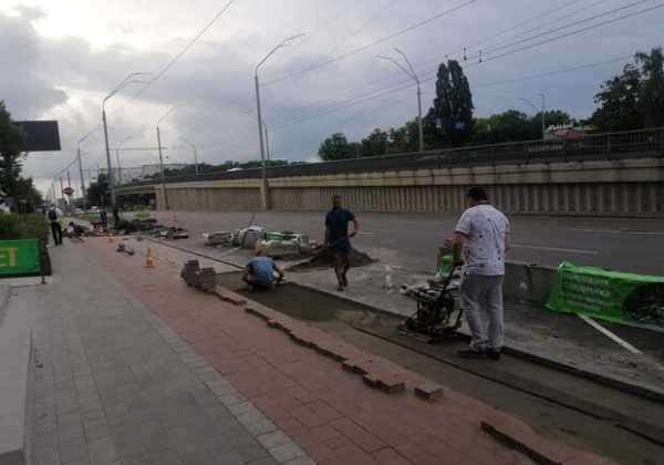 В Киеве велодорожку возле ЖК «Сан-Франциско» начали восстанавливать