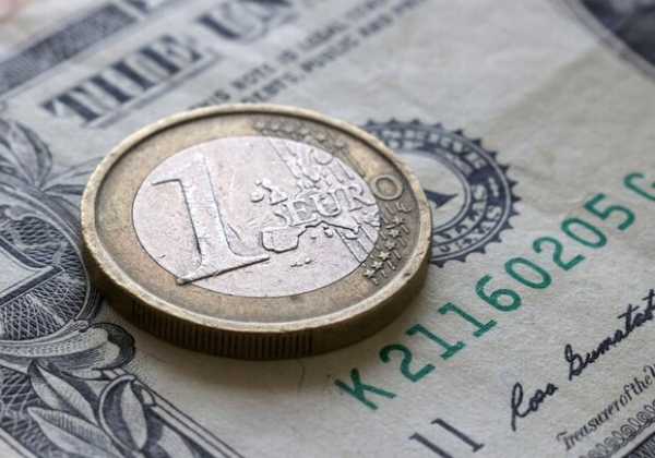 Курс валют в Украине 22 апреля 2023: сколько стоит доллар и евро