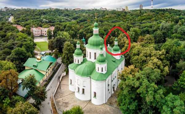 У Києві відновили пошкоджений негодою купол Кирилівської церкви