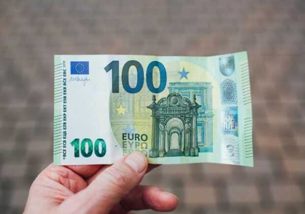 Курс валют в Украине 1 мая 2023: сколько стоит доллар и евро