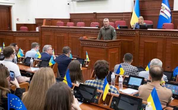 Кличко у Київраді привітав учасників молодіжної моделі Парламентської асамблеї НАТО