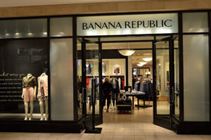 Banana Republic и myMeest - глобальный шопинг без границ