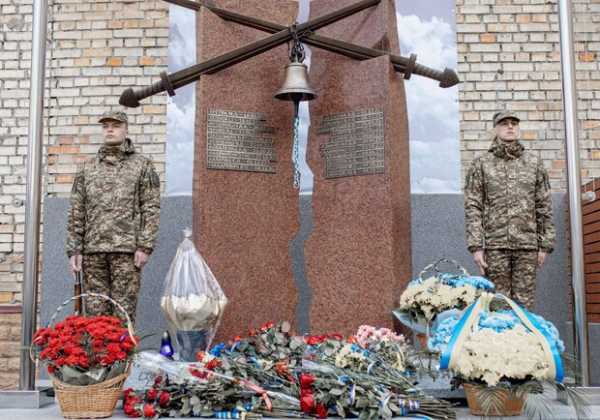 В Киеве открыли мемориал «Вечная слава погибшим Героям»