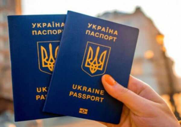 Всё об ограничении консульских услуг для мужчин из Украины за границей: разъяснения МИД