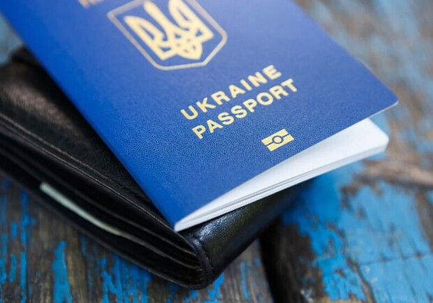 Консульства за границей приостановили предоставление услуг мужчинам призывного возраста — Киев Vgorode.ua