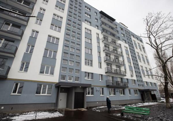 У Києві відновили 11 багатоповерхівок, пошкоджених російськими обстріли