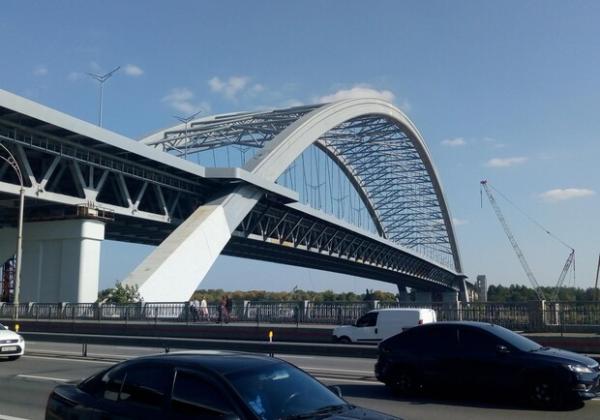 У наступні два роки у Києві розпочнеться будівництво метро на Троєщину та тролейбусних ліній у Бровари та Бучу