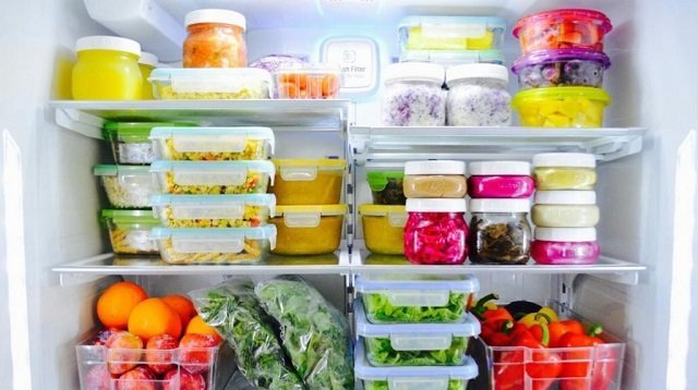 Как избавиться от неприятного запаха в холодильнике: эффективные методы
