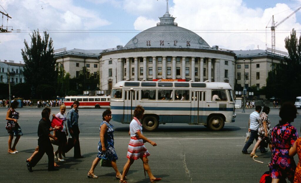 Автобус в Києві, 1975 рік