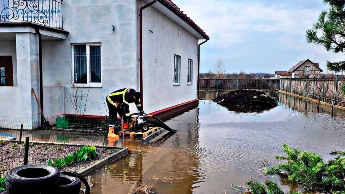 У Києві та області можливе підвищення рівня води у Дніпрі.