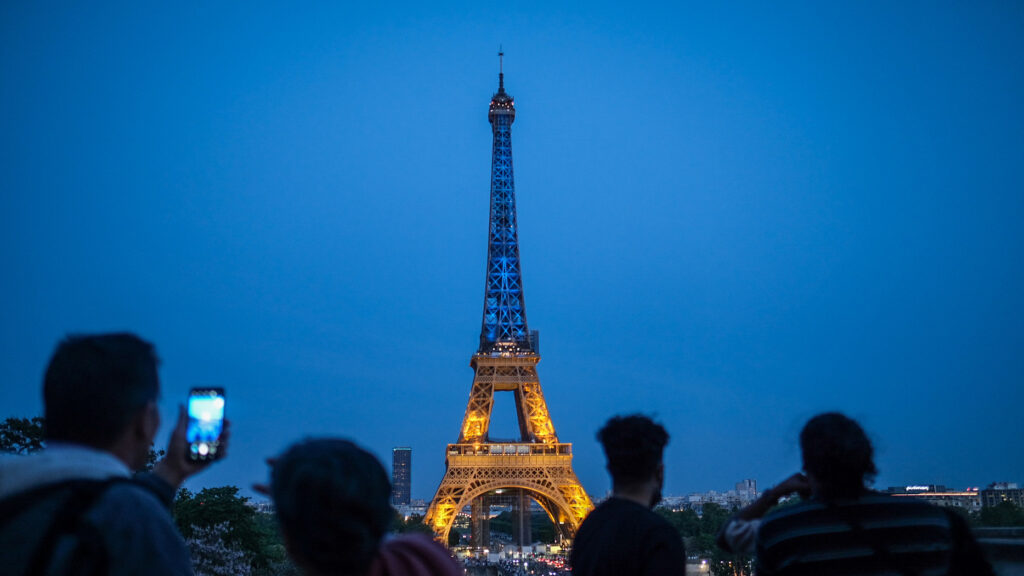 У День Незалежності України Ейфелева вежа в Парижі буде підсвічена синьо-жовтими кольорами.