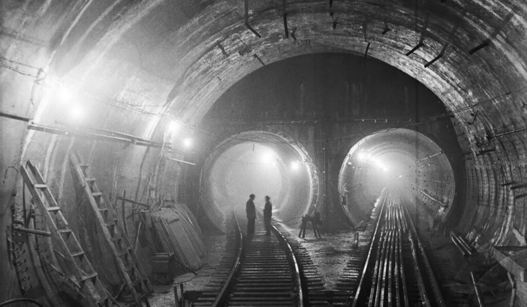 архівне фото київського метро