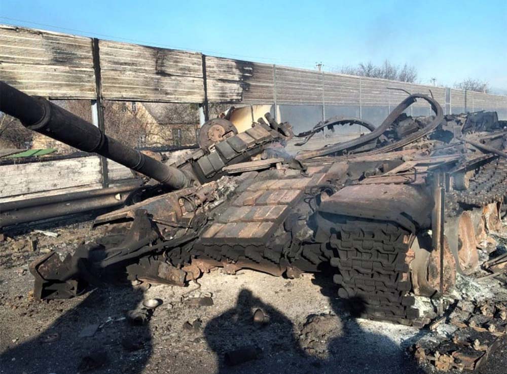 Знищений російський танк в Макарові