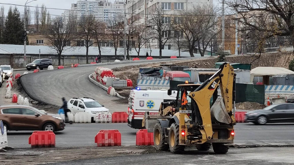 На Дегтярівському шляхопроводу рух транспорту закритий до 20 грудня.