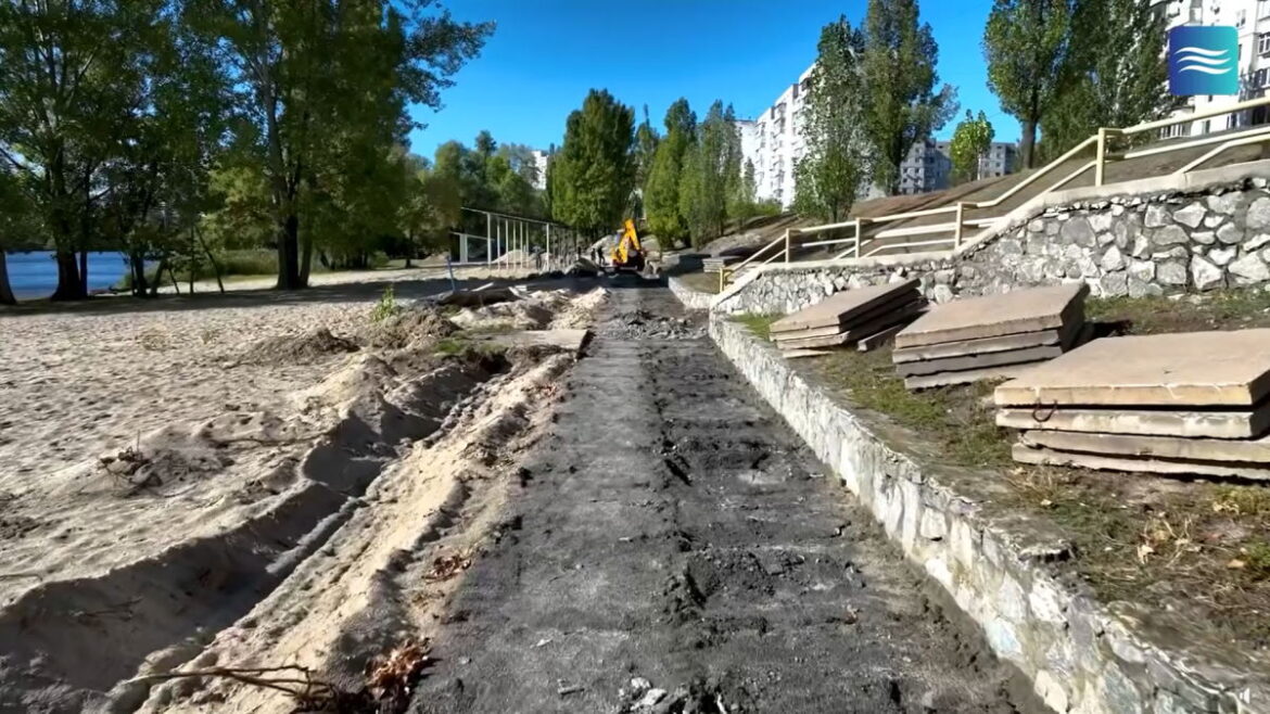 Стало відомо, навіщо нагнали спецтехніку до озера на Оболоні