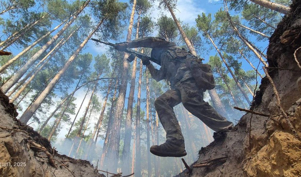 Минулої доби на фронті відбулося майже 200 бойових зіткнень — найбільша їх кількість зафіксована на Покровському, Лиманському та Новопавлівському напрямках.