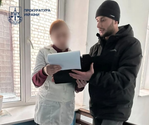 Лікарка отримала підозру через смерть 8-річної дівчинки з пневмонією у Києві