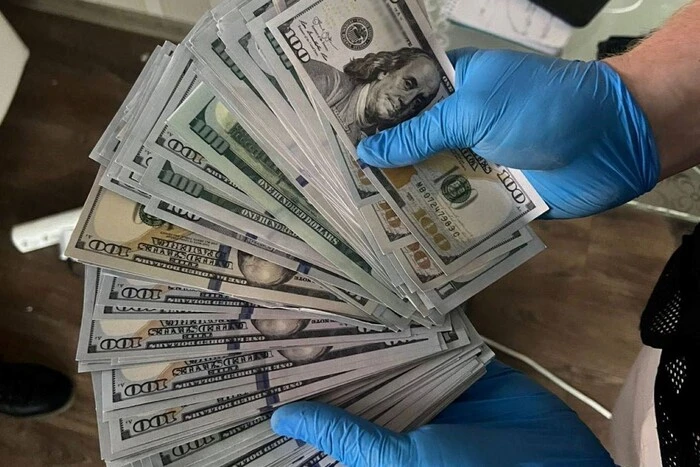Виїзд до Румунії за $20 тис.: киянину загрожує дев'ять років за схему для ухилянтів