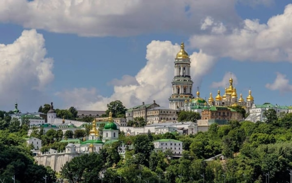 Вперше з часів Другої світової через бойові дії пошкоджено об’єкти Києво-Печерської лаври, що під захистом ЮНЕСКО