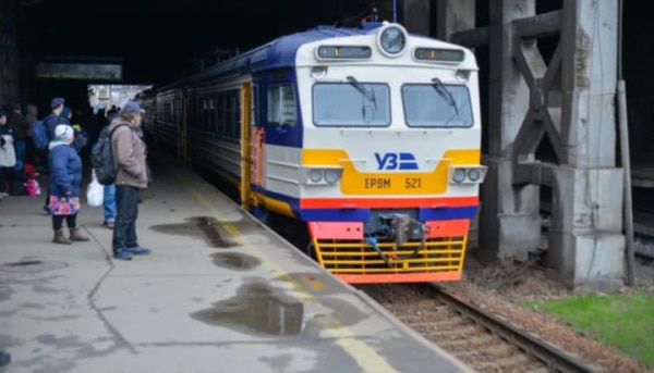 Ідеальний спосіб перетнути Дніпро: УЗ відновлює додаткові рейси Kyiv City Express на тлі негоди та заторів у столиці