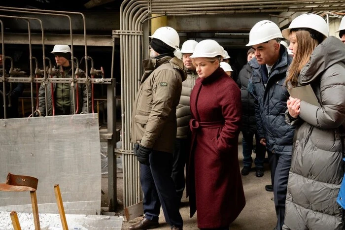 Генсек Ради Європи відвідав пошкоджену російськими атаками ТЕЦ у Києві (фото)