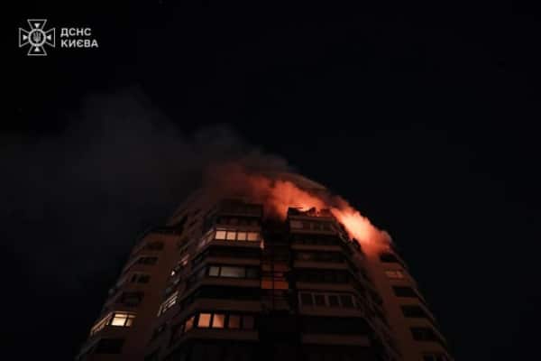 Частина лівого берега Києва без тепла та на екстрених відключеннях світла після масованої атаки рф
