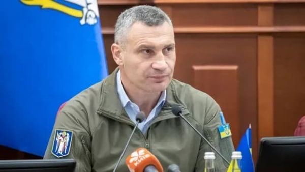 Київ занурився у сніговий хаос: Кличко звернувся до мешканців