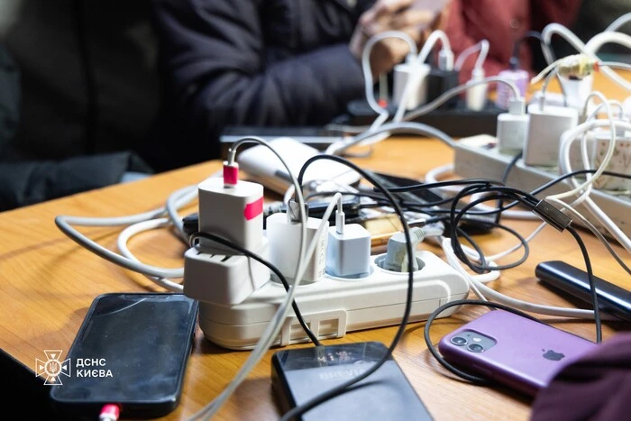 Цілодобові супермаркети у Деснянському районі: перелік та адреси