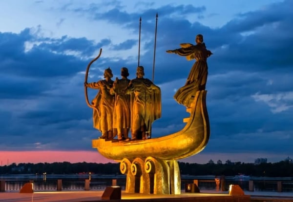 Київ під атакою балістики, лунають вибухи - мер