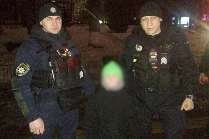 Сів не в той тролейбус: поліція врятувала восьмирічного хлопчика, який загубився у Києві