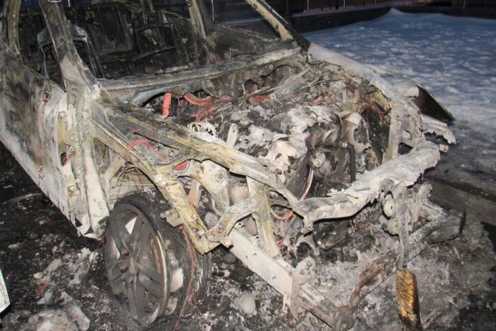 У Києві затримано двох жителів Кіровоградщини за підпал авто на Печерську