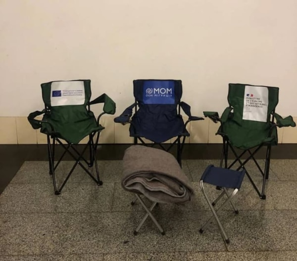 Київський метрополітен планує закупити майже 4,5 тис. розкладних стільців для станцій, які працюють як укриття
