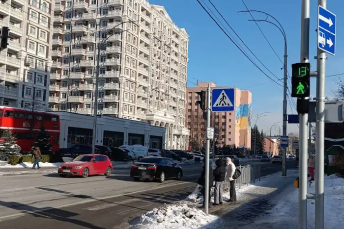 Новий світлофор на вулиці Максимовича: як працює та що змінилося для водіїв