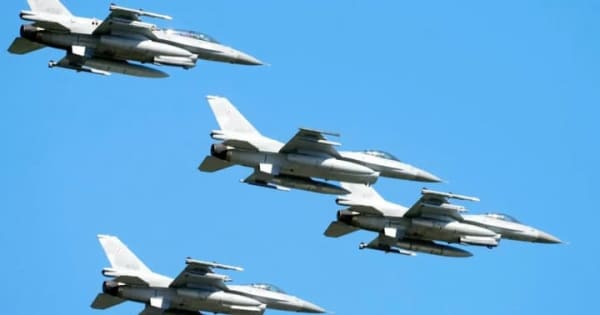 Польща підняла в небо бойову авіацію та привела ППО у готовність через ракетний удар рф по Україні