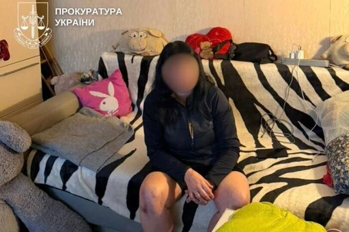 Антисанітарія та відсутність їжі: киянка отримала підозру за нехтування потребами дитини