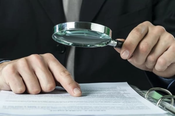 Арешти майна, тиск та затягування справ: суддя у відставці назвав ознаки замовних справ