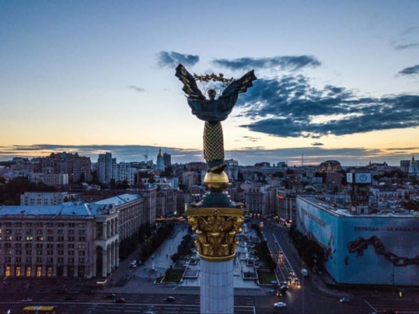 У Києві пролунали вибухи на тлі балістичної загрози