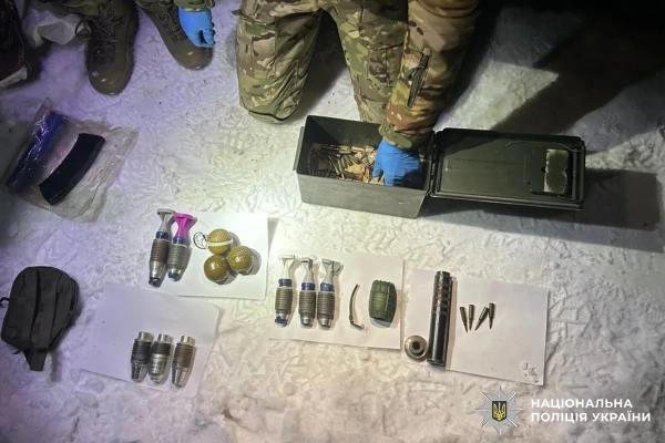 Напад із гранатою в Чернівецькій області: поліцейські поранені, зловмисника вже затримано 2