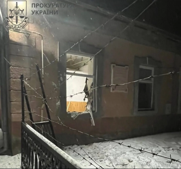 Внаслідок вибуху вибиті вікна 