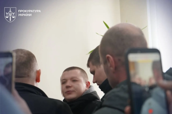 Співмешканець матері обвинуваченого погрожував дідусю вбитої дівчини