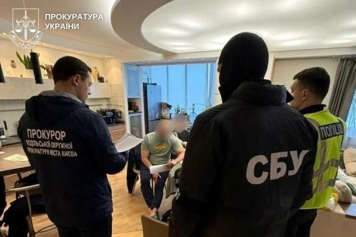 У Києві викрито мережу кол-центрів, що торгували фейковими документами ЄС (фото)