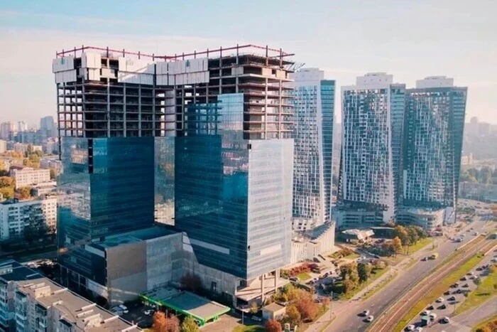 Довгобуд Sky Towers продано з шостої спроби: хто став власником хмарочоса 