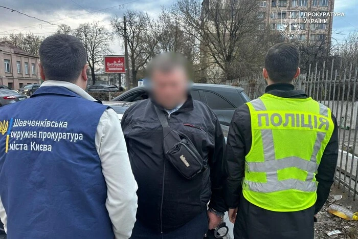 У Києві викрито дві схеми фіктивного працевлаштування заради бронювання 