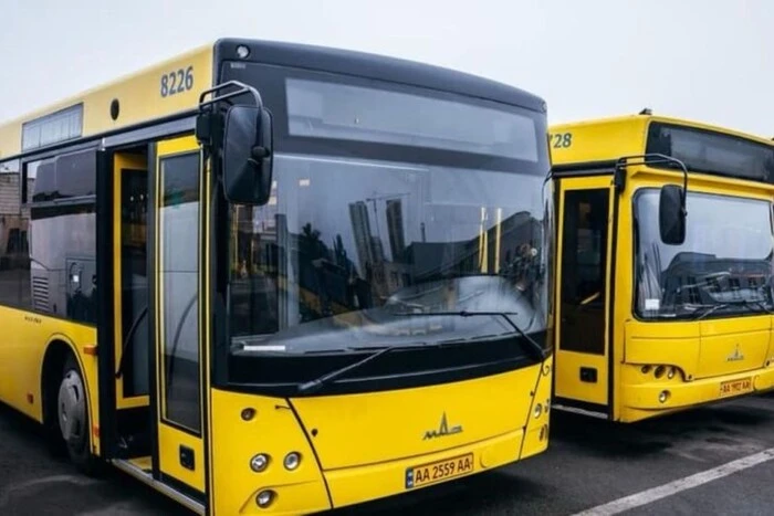 У Києві тимчасово призупинено роботу автобусного маршруту № 4-Т