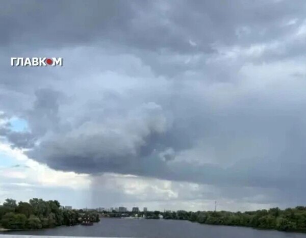 Погода в Києві та регіоні: Синоптики оголосили штормове попередження