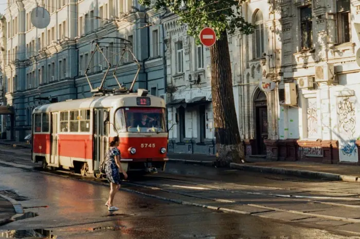 На одній з найстаріших вулиць столиці до 15 травня змінено маршрути чотирьох трамваїв (схеми)