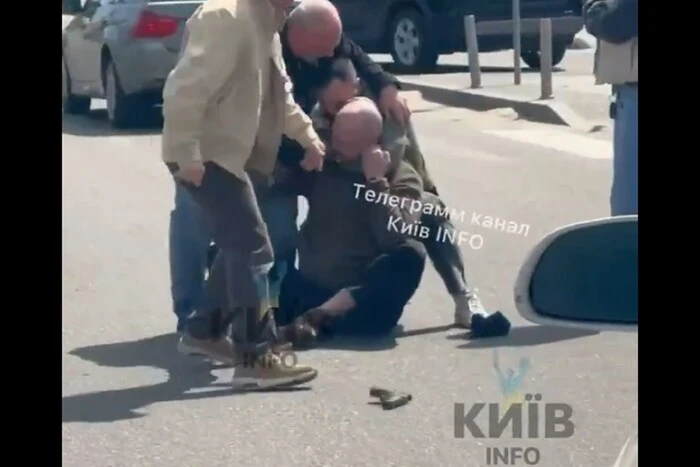 У Києві біля ТРЦ пролунали постріли